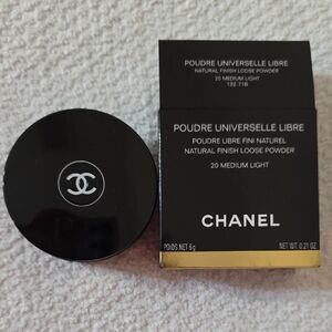 NEW~ CHANEL Natural Finish Loose Powder ~ 20 Medium Light
